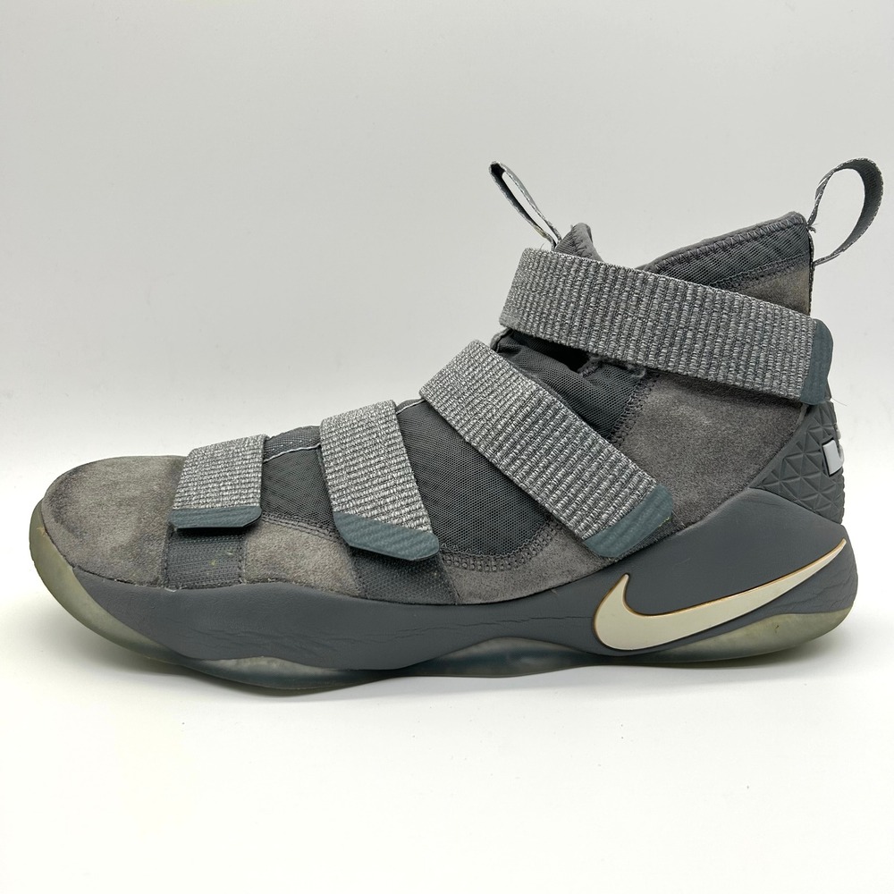 Nike LeBron Soldier 11 SFG Shoes Men 13 Cool Grey Gum Basketball Sneakers Straps
